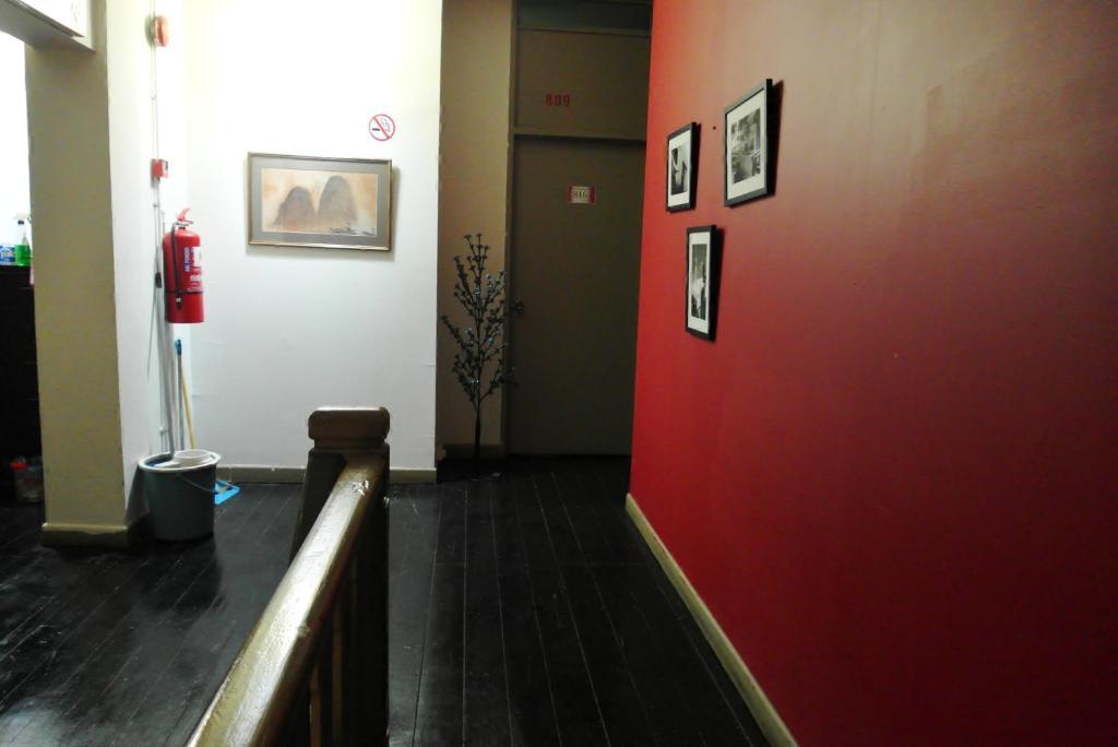 Number Eight Guesthouse Куала Лумпур Екстериор снимка